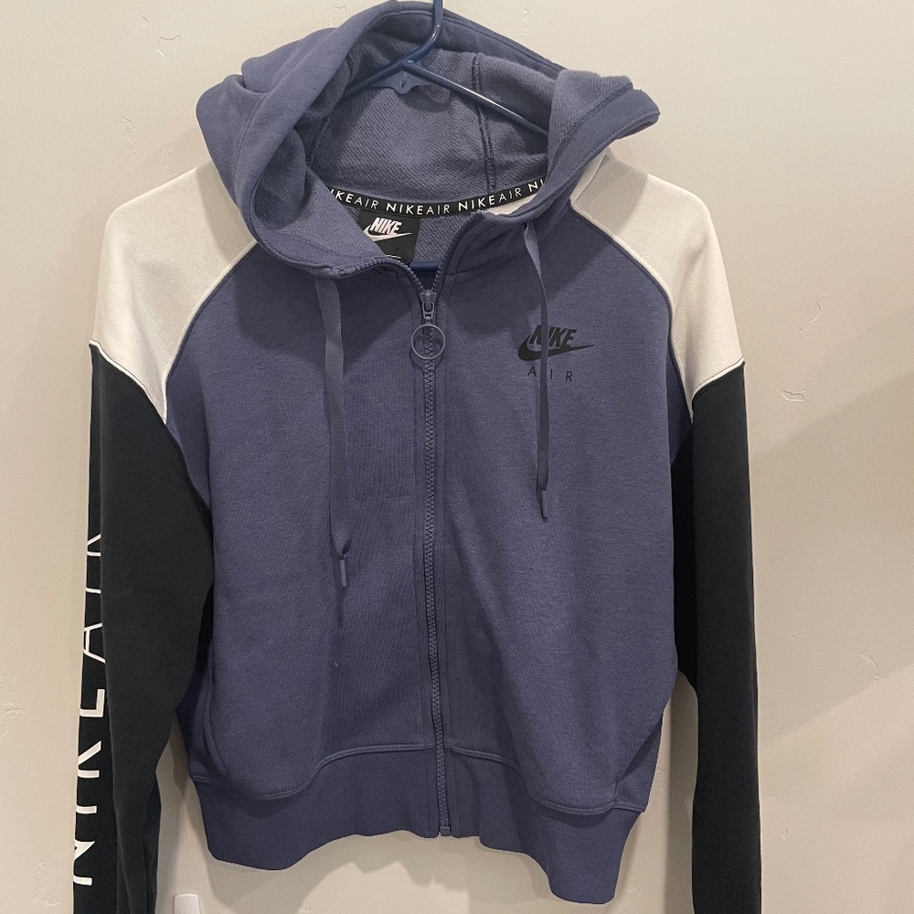 Women's Nike Sweatshirt